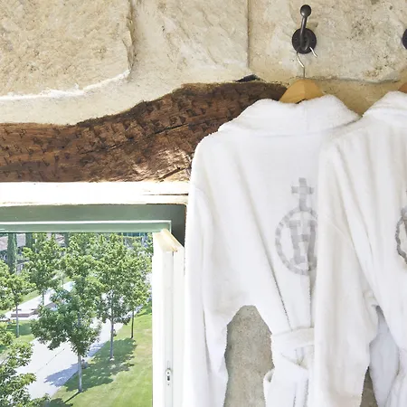 Hacienda Zorita Wine - Small Luxury