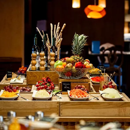 מלון Hacienda Zorita Wine & 5*